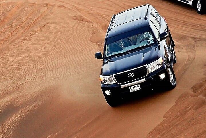 Evening Red Dunes Desert Safari in Dubai — Sunset BBQ & Live Entertainment