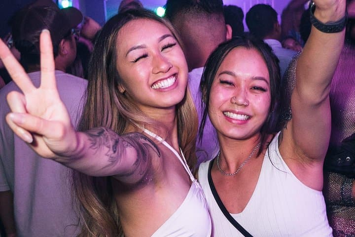 Miami Adults-Only Party Cruise — 90-Minute Skyline DJ Cruise with Two Drinks photo 4