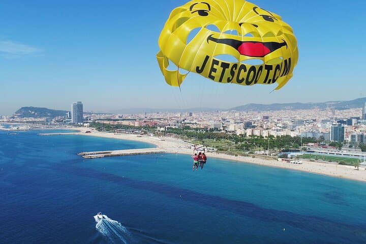 Parasailing Over Barcelona: 15-Min Flight Above Barceloneta photo 5