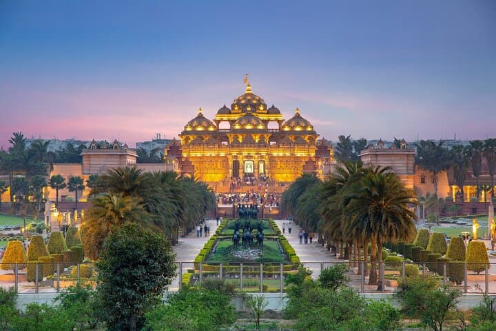 Two-Day Private Old and New Delhi Highlights Tour — Rickshaws, Monuments & Temples photo 5