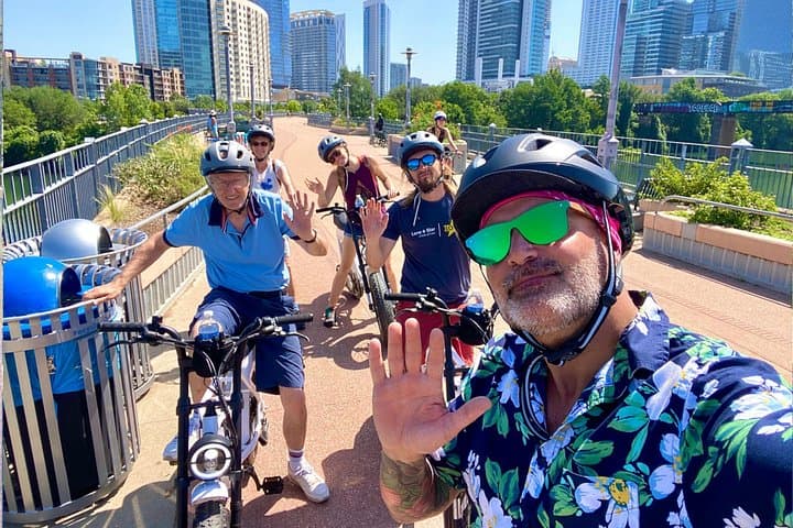 Austin Good Vibes E‑Bike Tour — 2‑Hour Ride Through Murals, Music & Food photo 2