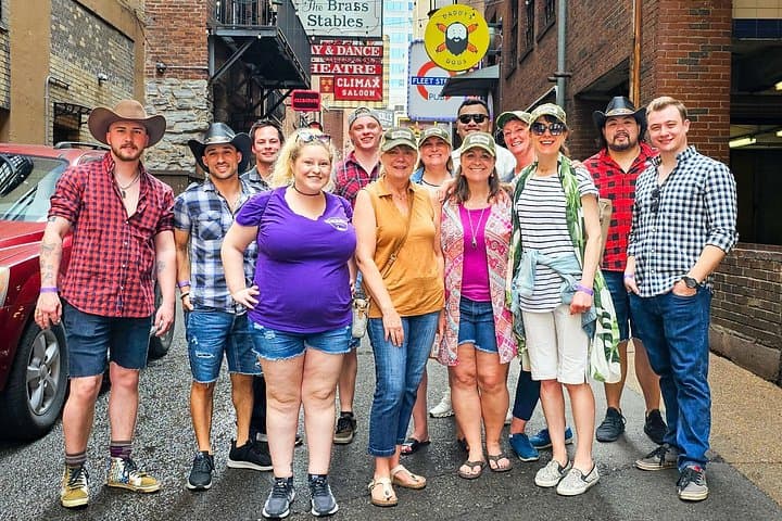 Nashville Drinkers & Thinkers Pub Crawl: Lower Broadway History & Live Music Tour photo 4