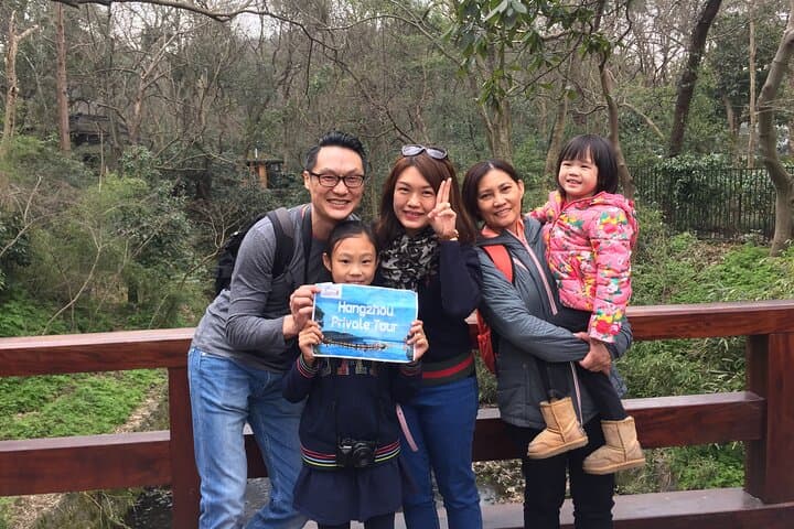 Half-Day Hangzhou Sightseeing: West Lake Boat, Meijiawu Tea & Song Dynasty Street photo 6