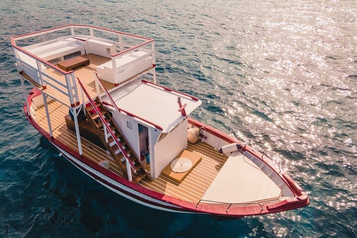 Explore Syracuse Coast by Boat: A Half-Day Maritime Adventure with Lunch