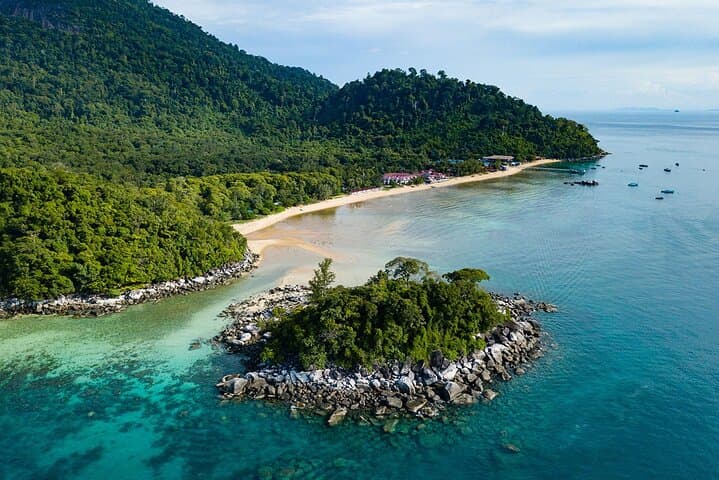 Tioman Waterfall and Snorkel: Asah Falls, Twin Peaks & Renggis Reef photo 3