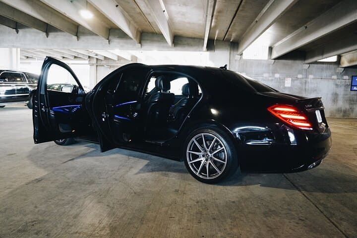 Charlotte Airport Sedan Transfer: Chauffeur-Driven Departure Service photo 5
