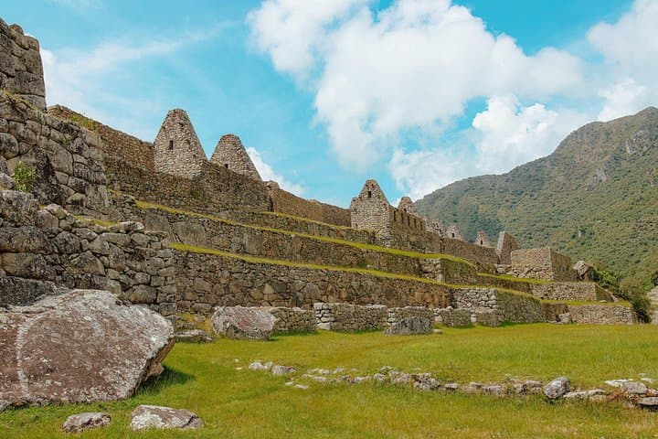 6-Day Cusco & Machu Picchu Tour — Sacred Valley, Humantay Lagoon & Rainbow Mountain photo 3