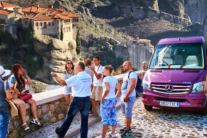 Meteora Panoramic Morning Tour: See All Six Monasteries from Kalambaka