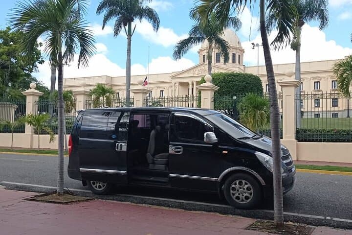 Private Abu Dhabi City-to-Cruise-Port Transfer: Fast, Comfortable Door-to-Door Ride