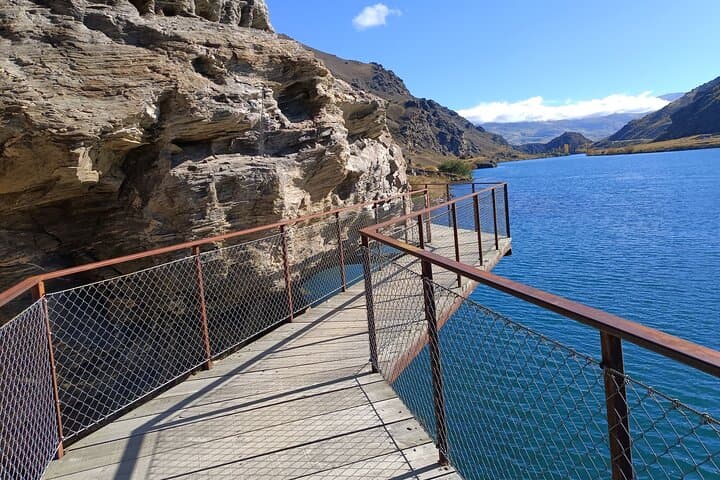 Lake Dunstan Cycleway: 42km Bike Hire with Dunstan Explorer Boat Return photo 4