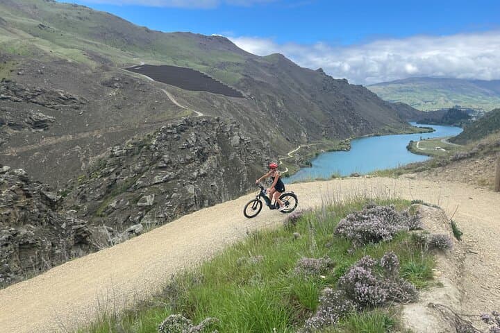 Lake Dunstan Cycleway: 42km Bike Hire with Dunstan Explorer Boat Return photo 5