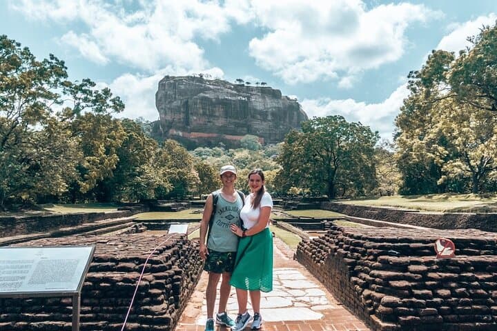 2-Day Dambulla, Sigiriya & Wilpattu: Cultural and Wild Sri Lanka Tour from Colombo