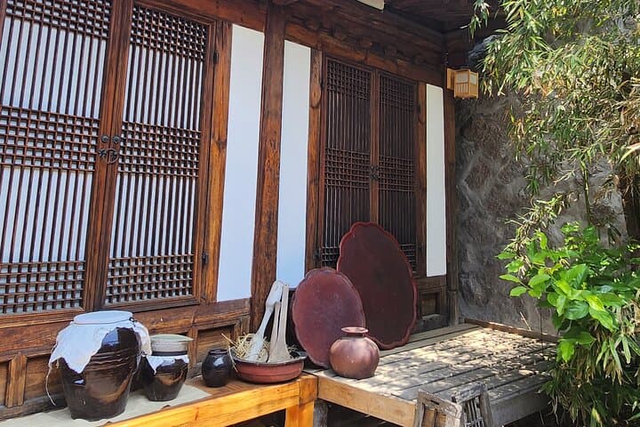 Traditional Korean Brewery Tasting & Hanok Workshop in Insadong photo 4