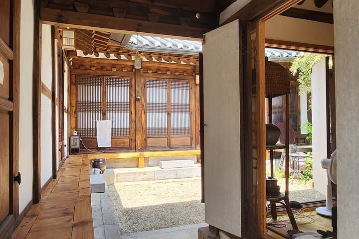 Traditional Korean Brewery Tasting & Hanok Workshop in Insadong photo 2