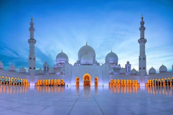 Abu Dhabi Private 4x4 Sightseeing Tour — Sheikh Zayed, Corniche & Yas Island
