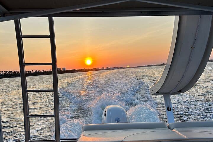 Private Luxury Sunset Cruise in Panama City Beach: Dolphin-Watching Evening Bay Cruise photo 4