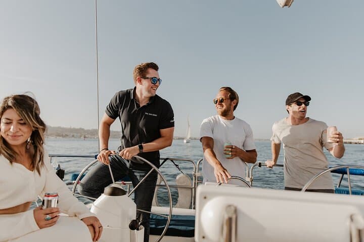 San Diego Sunset Sailing: Small-Group Catalina Cruise from Shelter Island