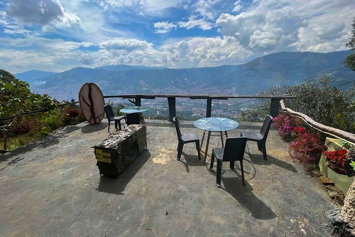 Overnight Birding at Arvi Park: Cloud-Forest Cabin Near Medellín