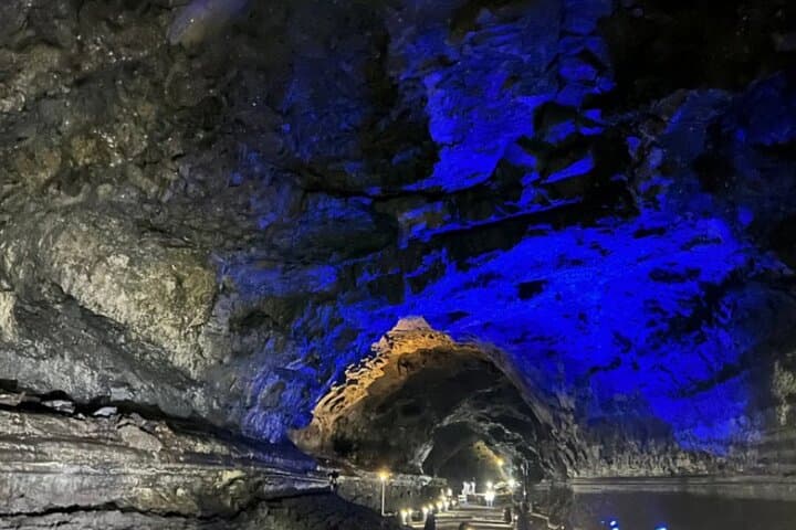 Jeju Private Cruise-Port Day Tour — Seongsan Sunrise Peak, Lava Tube & Haenyeo Culture photo 2