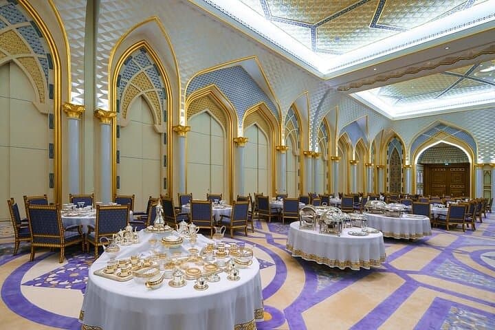 Private Tour: Qasr Al Watan & Sheikh Zayed Grand Mosque from Dubai