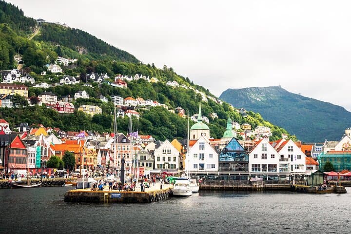 Exploring Bergen on Foot: A Flexible Group City Walking Tour photo 2