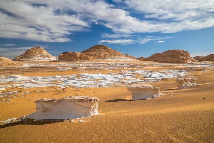 Overnight White Desert Safari from Cairo: Bahariya Oasis, Crystal Mountain & Camping