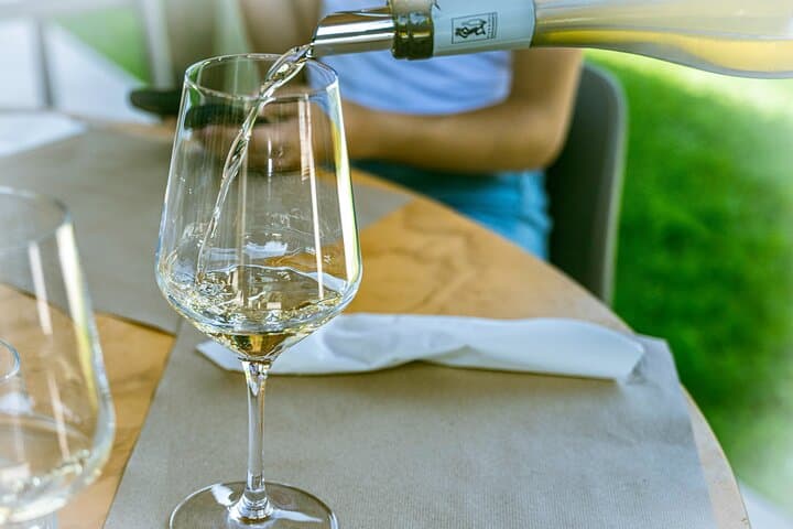 Valle del Sole, Lucca: Wine and Extra‑Virgin Olive Oil Terrace Tasting photo 2