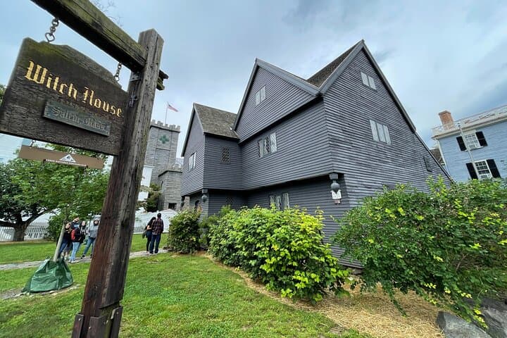 Secrets of Salem: Hidden Dark History Walking Tour photo 5