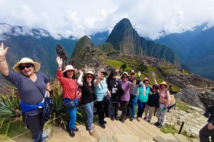 6-Day Cusco & Machu Picchu Tour — Sacred Valley, Humantay Lagoon & Rainbow Mountain photo 4