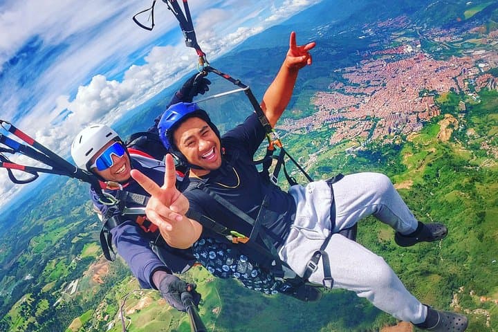 Medellin Paragliding Tour: Tandem Flights Over the Aburrá Valley photo 1