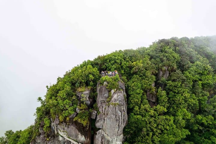 Morne Blanc Nature Trail: Steep Hike & Panoramic Views on Mahé, Seychelles