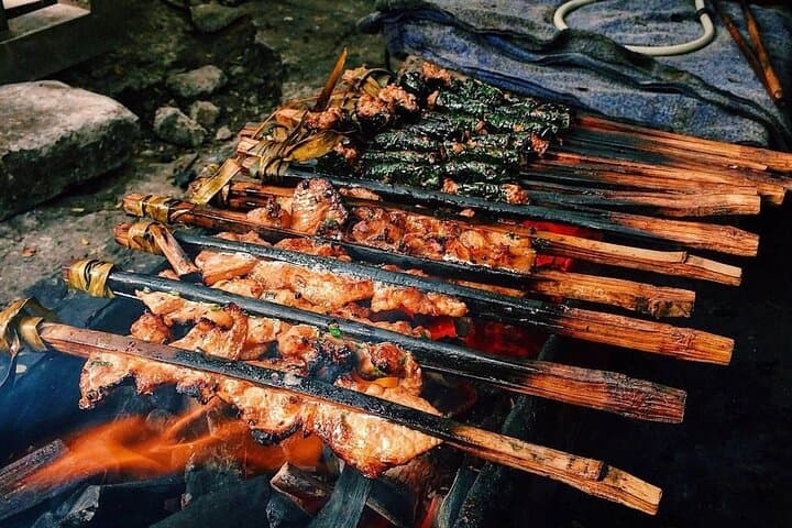 Hanoi Street Food Walking Tour with Vegetarian Options photo 5