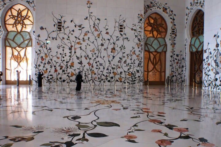 Sheikh Zayed Grand Mosque Private Tour: Architecture, Etiquette & Practical Tips photo 4