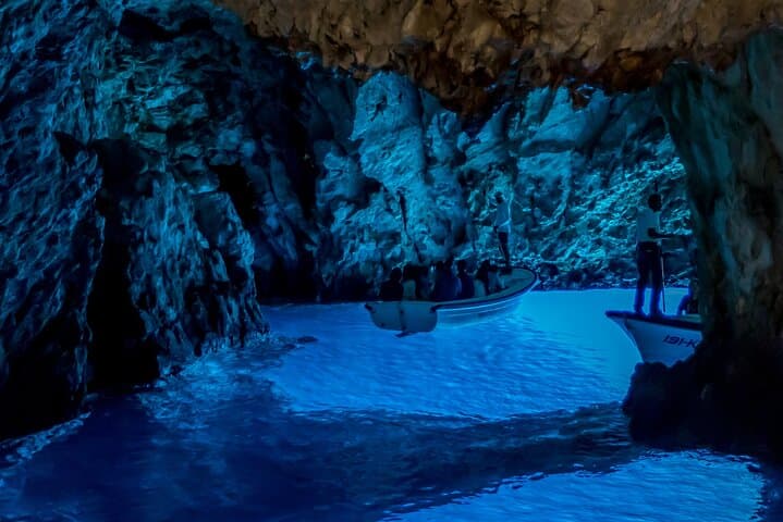 Blue Cave and Hvar: 5-Island Speedboat Adventure from Split & Trogir
