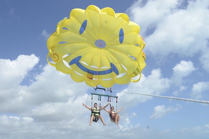 Parasailing and Jet Ski Combo in Cancun: Fly 260 ft Above the Caribbean and Race Along Isla Mujeres photo 5