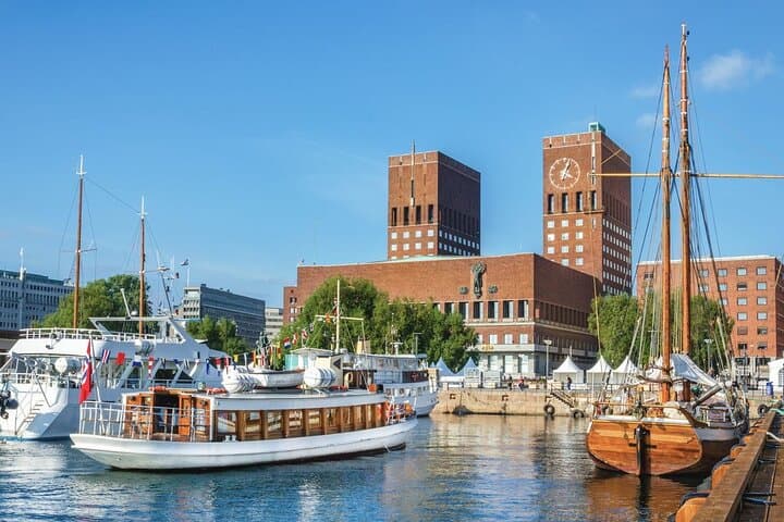 Oslo Highlights: Private Walking Tour with a Local Guide