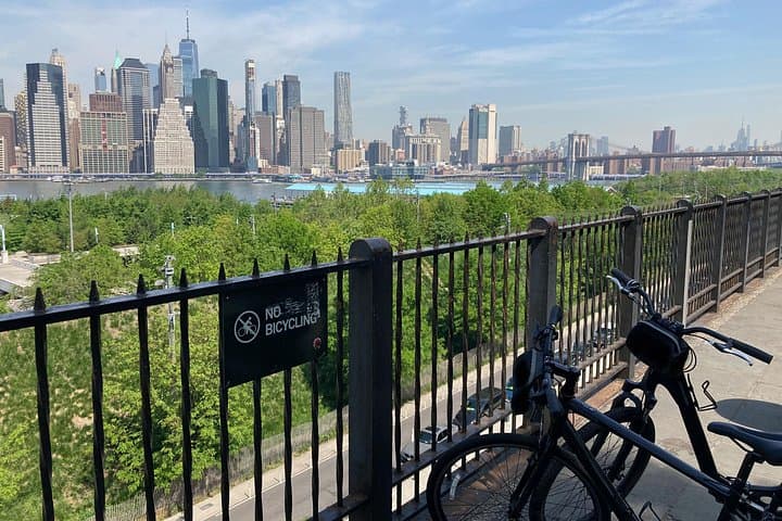 Ride the Brooklyn Bridge & Waterfront: Guided Bike Tour from City Hall photo 5