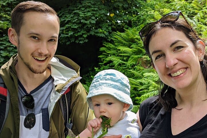 Coastal Foraging and Folklore Tour in Cork — Seaweed, Shellfish & Celtic Tales photo 2