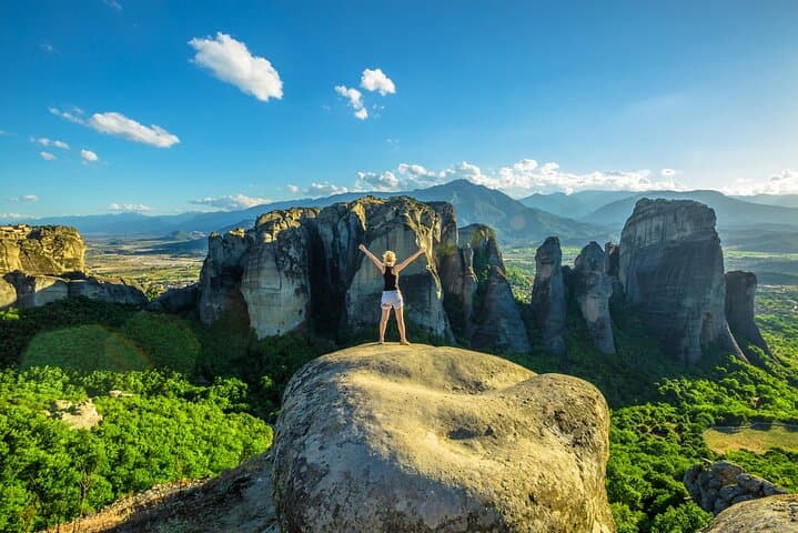 Meteora Full-Day Hiking Tour from Athens: Monasteries & Rock Formations photo 3