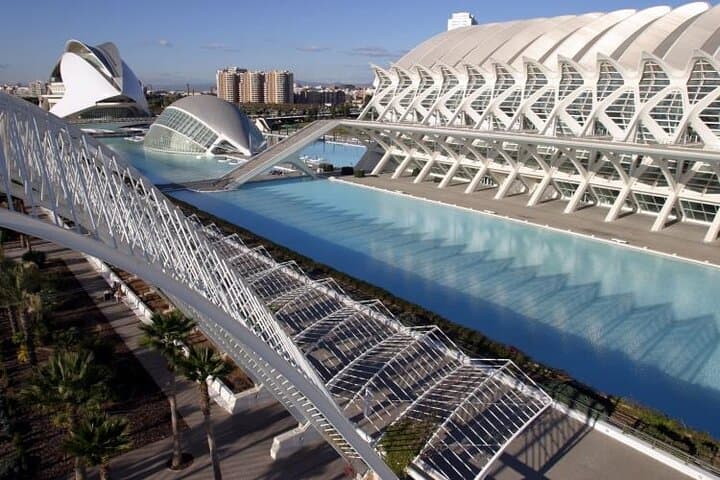 Valencia Private 2-Hour Bike Tour: Historic Center, Turia Gardens & City of Arts photo 3