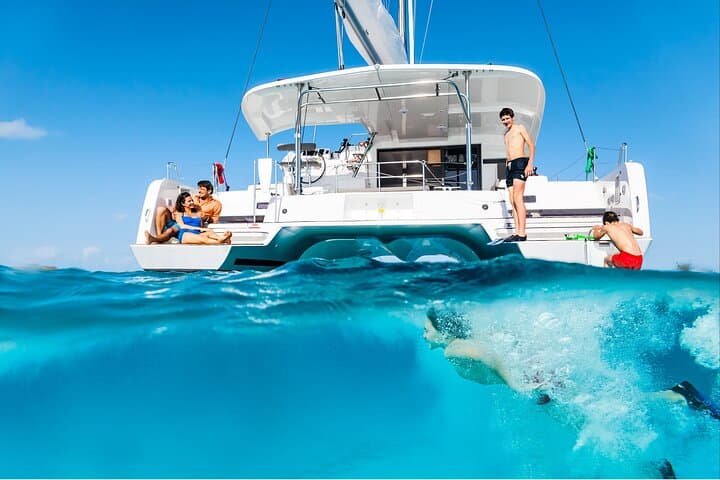 Mauritius Catamaran Tour: Coin de Mire, Ilot Gabriel & Ile Plate Day Trip