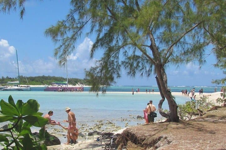 Mauritius Catamaran Tour: Coin de Mire, Ilot Gabriel & Ile Plate Day Trip photo 5
