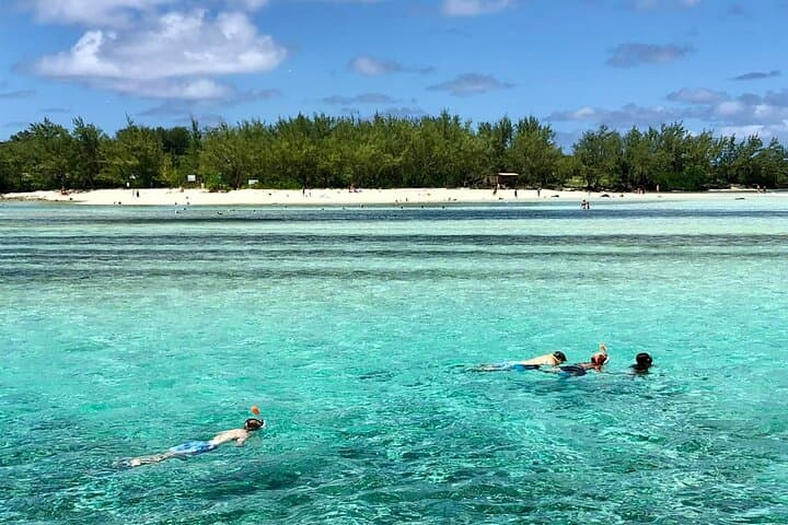 Mauritius Catamaran Tour: Coin de Mire, Ilot Gabriel & Ile Plate Day Trip photo 6