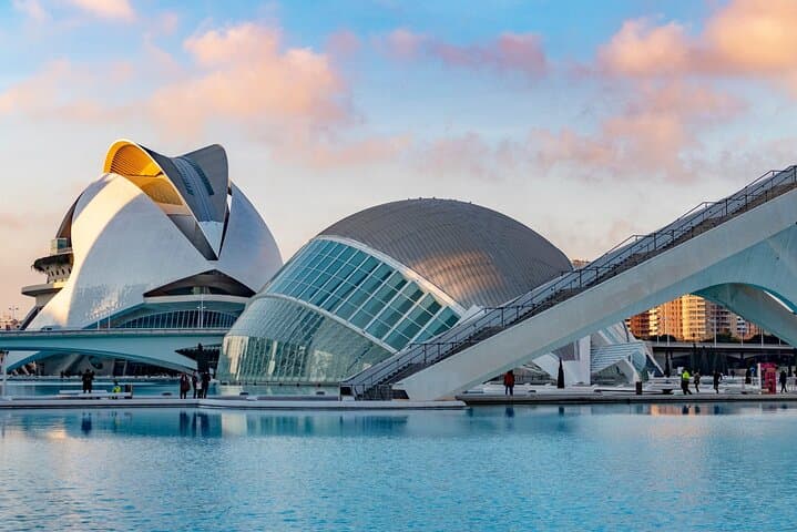 Valencia Private 2-Hour Bike Tour: Historic Center, Turia Gardens & City of Arts photo 4