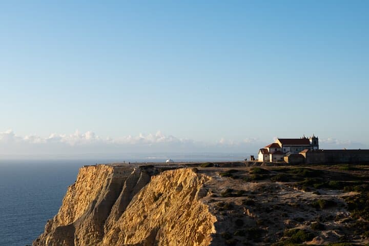 Arrábida & Sesimbra Day Tour with 5-Wine Tasting from Lisbon photo 2