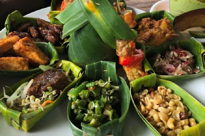 Ubud Private Tour: Monkey Forest, Tegalalang Rice Terraces & Waterfall Day Trip photo 4