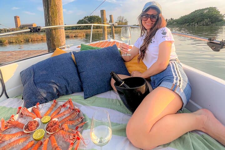Sunset Cruise to Burano with Aperitif and Gatto Nero Dinner photo 2