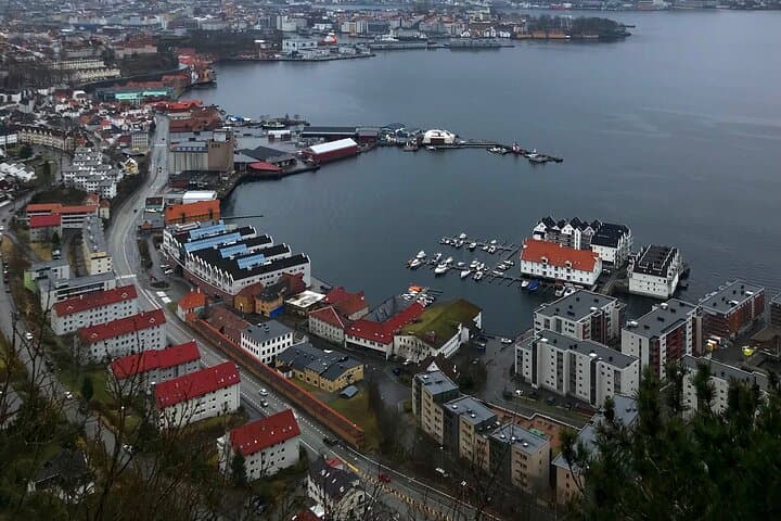 Exploring Bergen on Foot: A Flexible Group City Walking Tour photo 5
