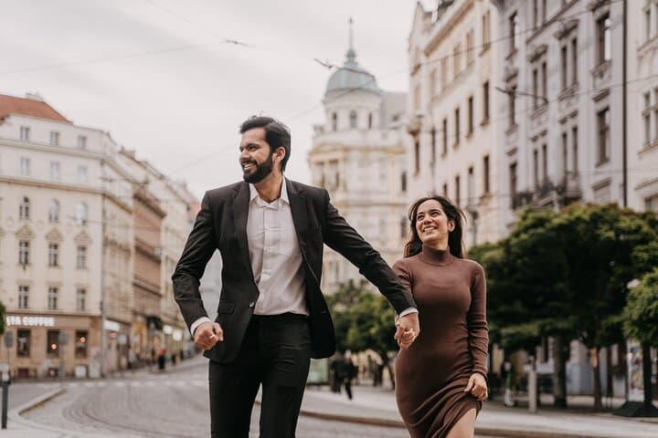 Prague Couples Photoshoot and Video: 90-Minute Walk Through Old Town & Vltava photo 4