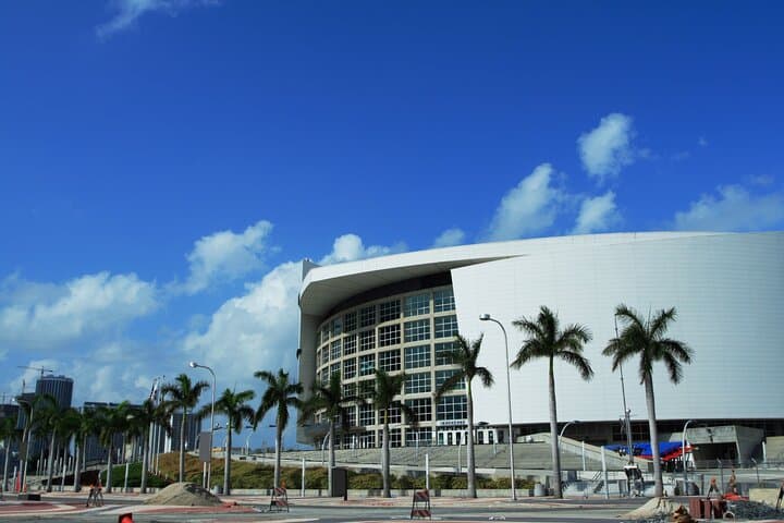 Miami Beaches Self-Guided Driving Audio Tour — South Beach to Coconut Grove by Car